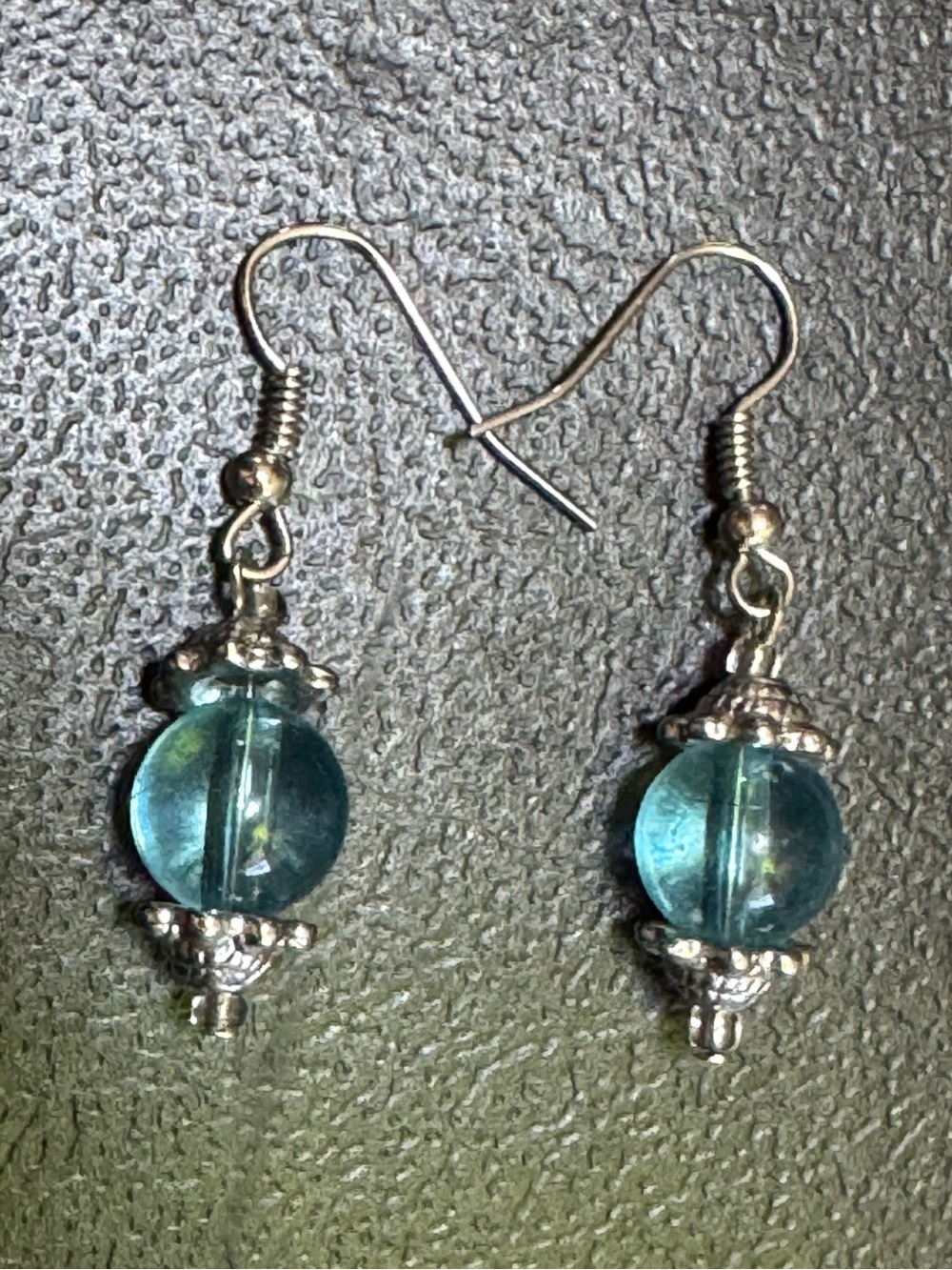 3/$15 NWT Blue Glass Bead Silver Tone Drop Dangle Earrings - Picture 2 of 3